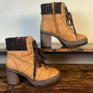 Comfort Boots Tan Lace Up Platform Cheetah Animal Print‎ Trim 3" Stack Heel 8
